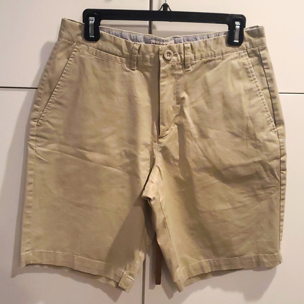 Men's khaki shorts